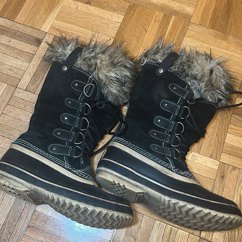 Sorel Black Winter & Rain Boots with Insulation and Waterproof Design